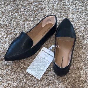 NWT Amazon Essentials Women’s Black Pointed Toe Slip-On Loafers Flats Size 8.5